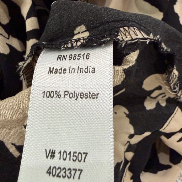 Cold Water Creek Floral Sleeveless Shell - Black and Cream - Picture 6 of 6